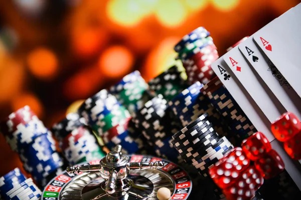tarungtoto mobile app interface showing live casino tables and sportsbook markets